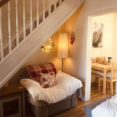Boutique Cottage In The Heart Of Buxton Town Екстериор снимка