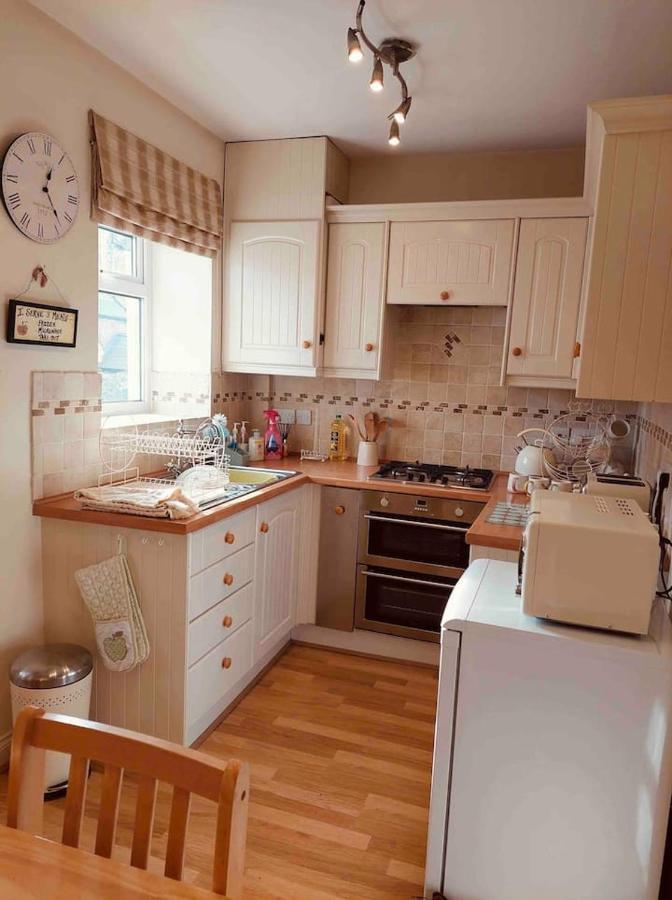 Boutique Cottage In The Heart Of Buxton Town Екстериор снимка