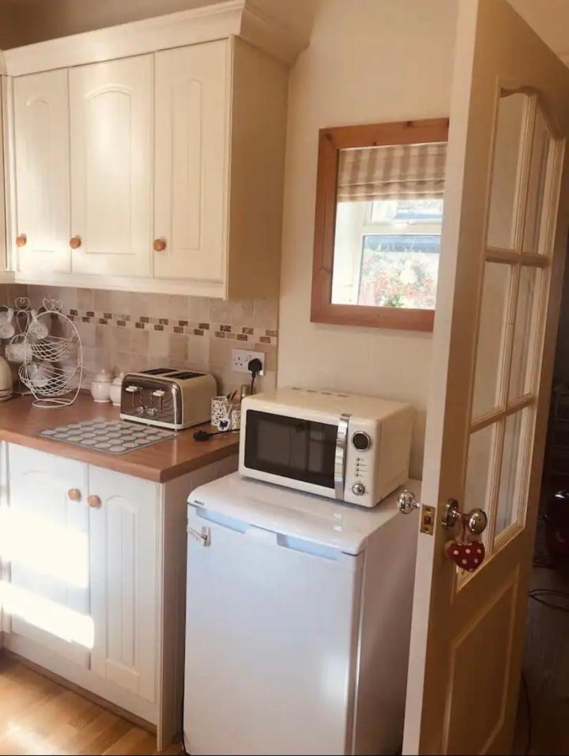 Boutique Cottage In The Heart Of Buxton Town Екстериор снимка